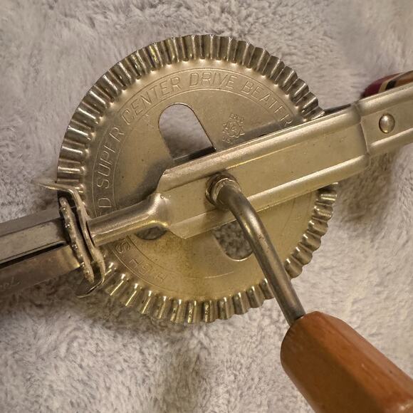 Vtg Ecko Egg Beater Hand Held Crank Mixer Wood Handles High Speed Beater Rustic - Picture 4 of 5